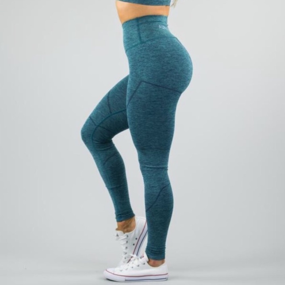 Alphalete Revival Leggings